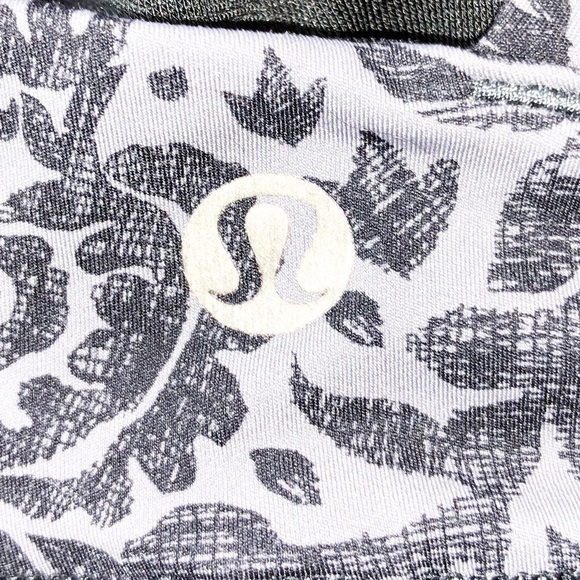 LuluLemon Black and Grey Energy Floral Strappy Sport Bra Size 4 - Picture 6 of 9